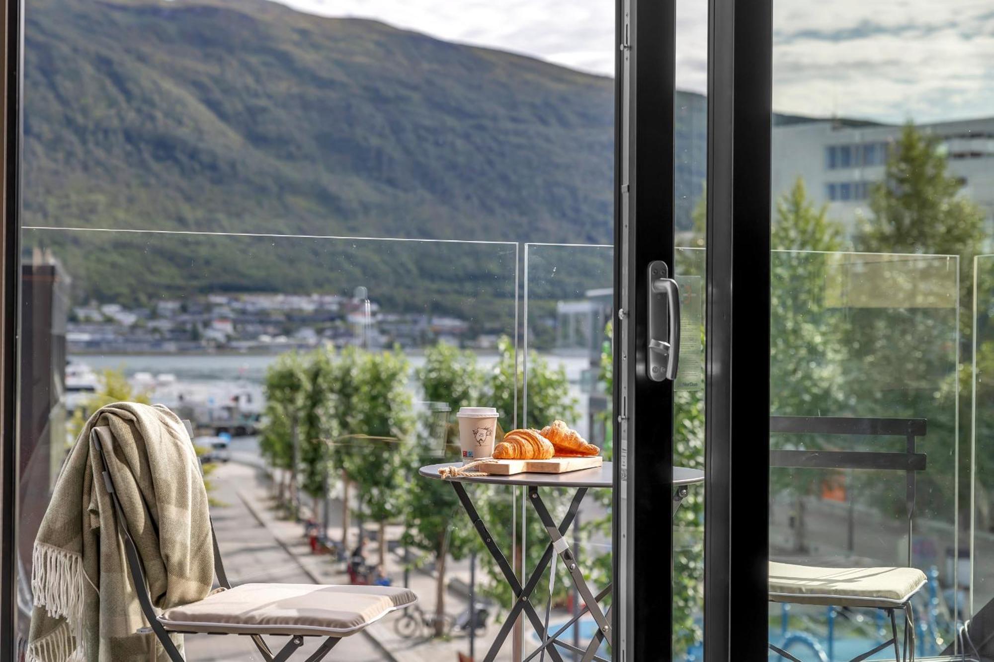 The Loft - Central Top Floor Apartment With 4 Bedrooms Tromsø Kültér fotó